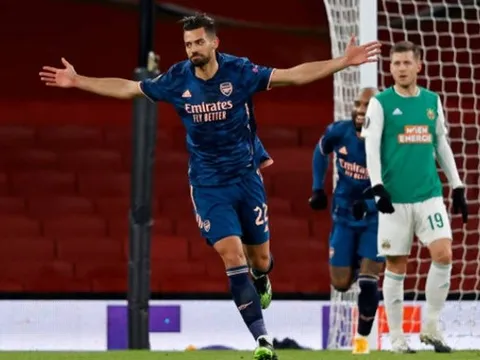 Sao Arsenal tuyên bố "sẽ đi cùng Mikel Arteta đến tận cùng thế giới"
