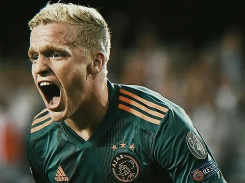 Cán mốc 100 bàn cho đội tuyển, Ronaldo nhận lời chúc mừng từ Vua bóng đá