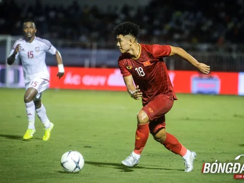 "Chinh đen" liên tục quấy phá, hàng thủ U22 UAE toát cả mồ hôi