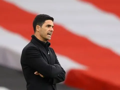 'Arsenal hiện tại chẳng khác nào một trò đùa'