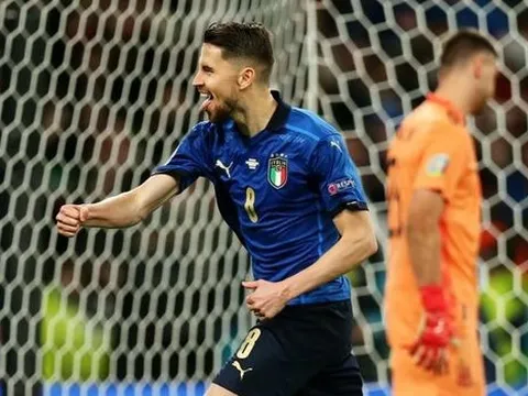 'Jorginho trông khác biệt so với khi khoác áo Chelsea'