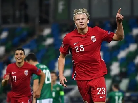 Ra chân "điện xẹt", Haaland khiến thủ môn "bám rễ" vì 2 siêu phẩm