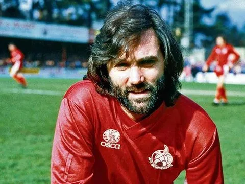 Maradona và huyền thoại Man Utd mất cùng ngày