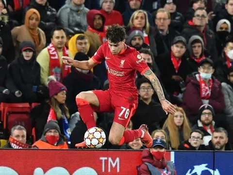 2 đội bóng theo đuổi hậu vệ Liverpool