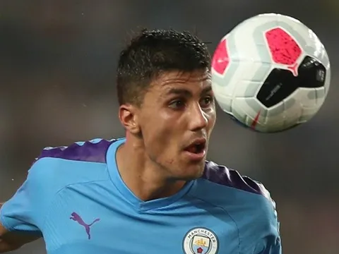 'Bom tấn' 70 triệu euro: "Họ băng đi như những con thú, giống 1 con dao"