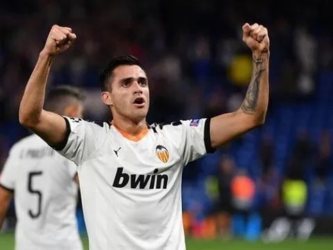 Cạnh tranh cùng Man United, Liverpool muốn chiêu mộ cây săn bàn Uruguay