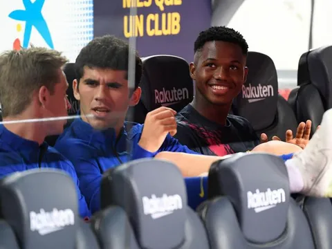 Bị Valverde "giam cầm", thành phẩm La Masia quyết tìm chân trời mới