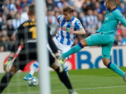 Bất ngờ, Barca bị mất điểm bởi "nội gián" của Real Madrid