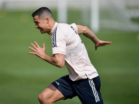 Juventus ra quyết định "không thể sốc hơn" cho tương lai của Cristiano Ronaldo