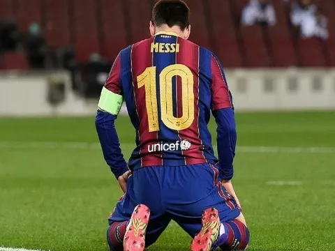 Messi hóa "cừu đen", bị 7 ngôi sao Barca dồn vào bước đường cùng