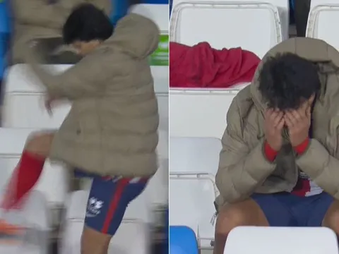 Lầm lũi bước ra khỏi sân, Felix điên cuồng trút giận lên ghế dự bị