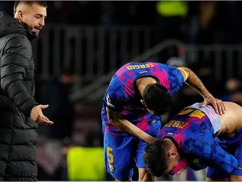 Tân binh 55 triệu của Barca bật khóc khi bỏ lỡ hàng loạt cơ hội