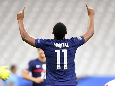 Carragher cảnh báo Tuchel: 'Có bom hẹn giờ ở Chelsea'