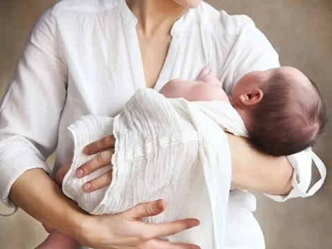Cha rời đi khi con mới lọt lòng, tưởng như chẳng còn hi vọng đoàn tụ, 43 năm sau xảy ra chuyện không ngờ 