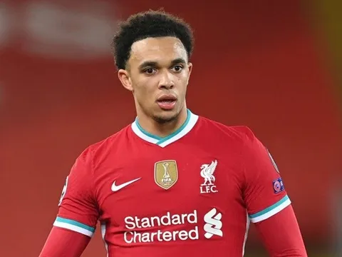 Klopp giải thích lý do Alexander-Arnold không ra sân