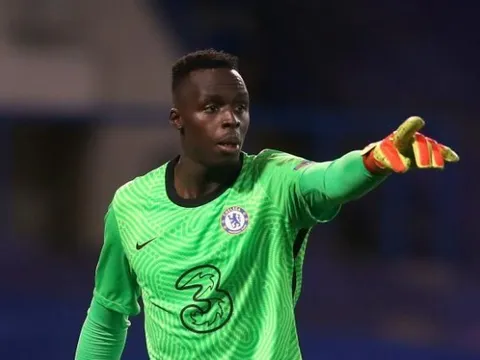 Chưa đá, Edouard Mendy đã đi vào lịch sử Champions League