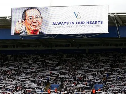 Nhói lòng với cách Leicester tri ân cố chủ tịch Vichai 1 năm sau thảm kịch