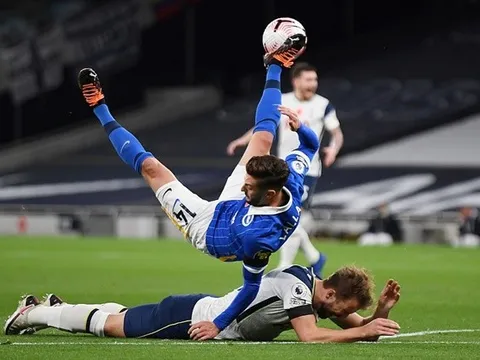 Alexander-Arnold lập siêu phẩm, Liverpool hạ đẹp Rangers trên sân nhà