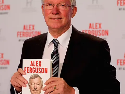 Số tiền khủng mà Ferguson kiếm được mỗi năm dù đã nghỉ hưu