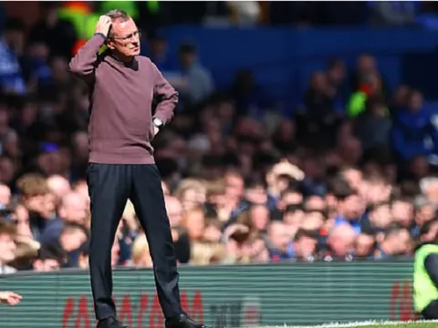 Thua Everton, Rangnick trở thành HLV tệ nhất lịch sử Man Utd