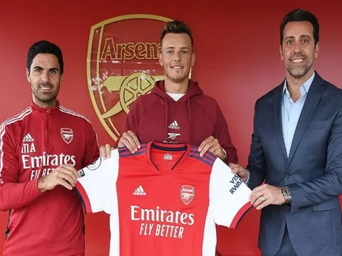 Arsenal đã mắc sai lầm với Ben White