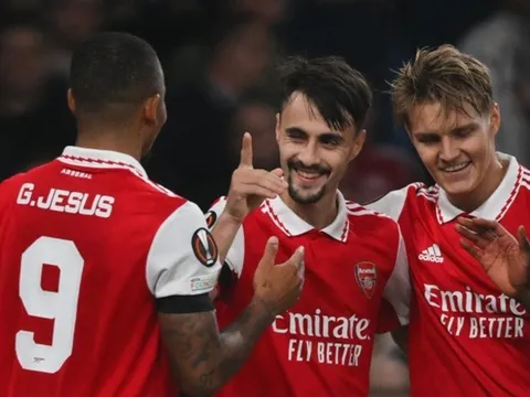 2 bàn và 1 kiến tạo, 'ngọc thô' Arsenal đang sáng hơn bao giờ hết