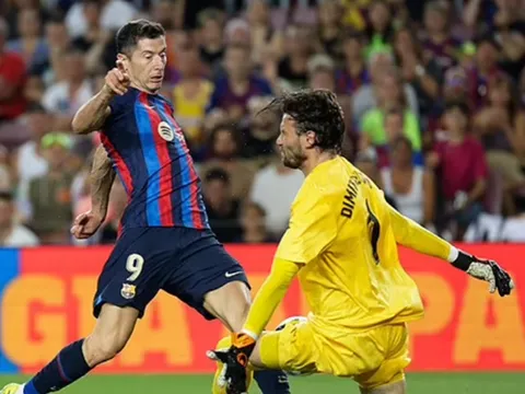 2 bom tấn của Barca bất lực trước "nhược tiểu"