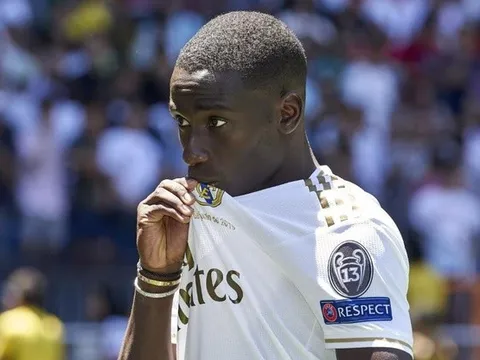 2 ông lớn muốn chiêu mộ Ferland Mendy
