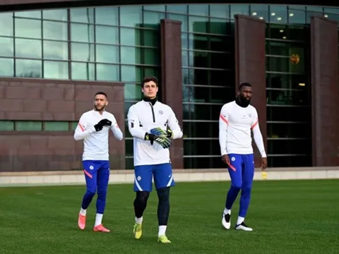 2 sao Chelsea choảng nhau, Alonso nói thẳng 1 câu