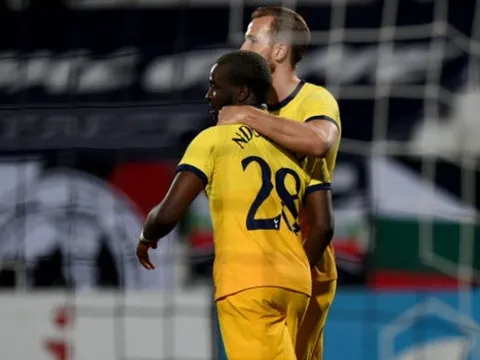 2 thẻ đỏ, 'bom tấn ngủ quên' tỏa sáng, Tottenham ngược dòng thoát hiểm ở Europa League