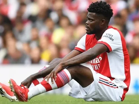 2 trụ cột dính chấn thương, fan Arsenal “tạm biệt top 4”