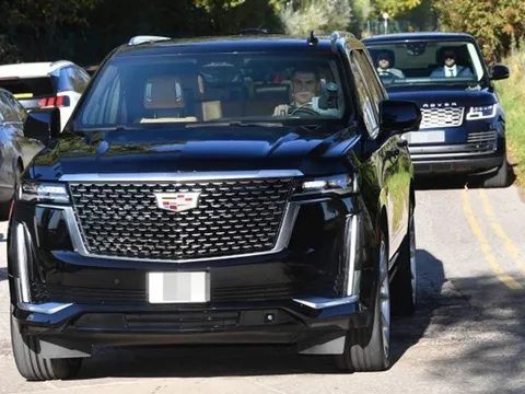 Hình ảnh đáng chú ý về Ronaldo khi đến sân tập