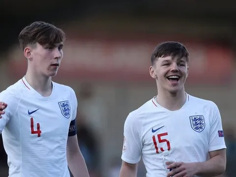 "Giỏi hơn Fred và Pereira" - fan Man Utd khen ngợi bộ đôi tài năng trẻ