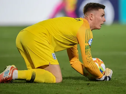 Người cũ lên tiếng, chỉ thẳng "kẻ thách thức De Gea" cho Man Utd