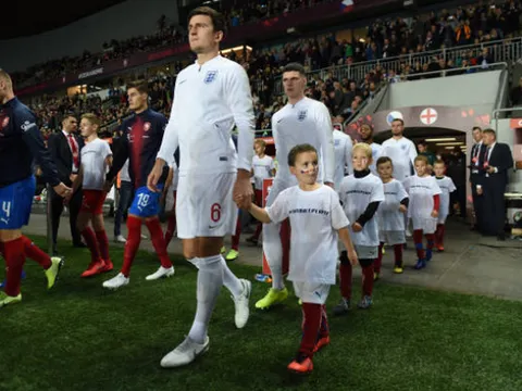 Thua ngược CH Séc, tuyển Anh bỏ lỡ cơ hội giành vé sớm