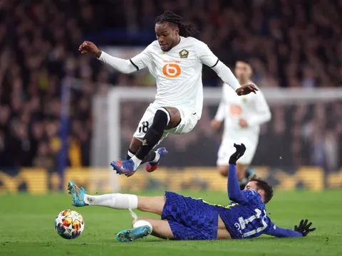 Bùng nổ trước Chelsea, sao Ligue 1 đã cho Arsenal biết phải làm gì