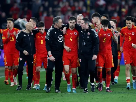 'Xứ Wales nhỏ bé đang đến World Cup!'