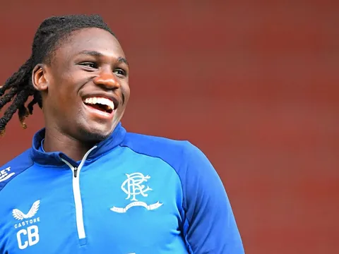 Ajax lấy nửa tiền M.U trả mua người thay Lisandro Martinez