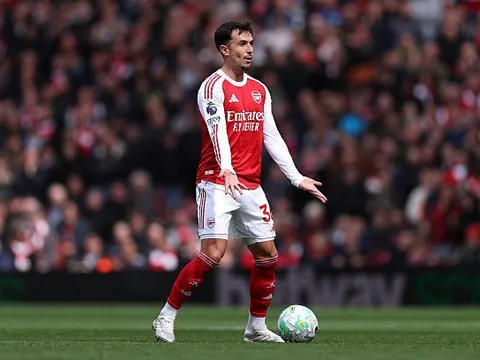 Neville chê Zubimendi không đủ tầm gánh vác Arsenal