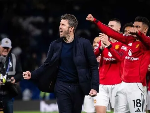 Michael Carrick bảo vệ hàng thủ Man Utd giữa tâm bão chấn thương