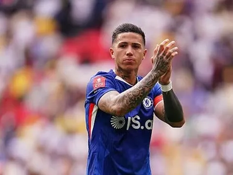HLV Chelsea ca ngợi bản lĩnh thủ lĩnh của Enzo Fernandez