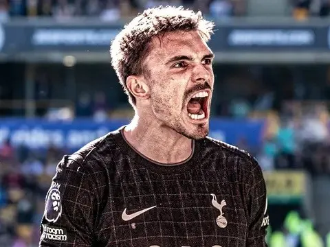 Bài đăng ăn mừng của Tottenham khiến CĐV tranh cãi