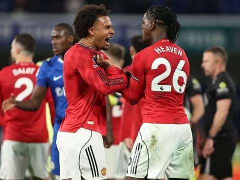 Carrick tin dùng Ayden Heaven thay thế Lisandro Martinez