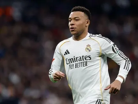 Mbappe chấn thương gân kheo, nguy cơ lỡ trận El Clasico