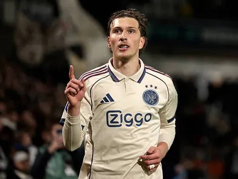 Được Arsenal săn đón, Romano hé lộ tương lai của Mika Godts