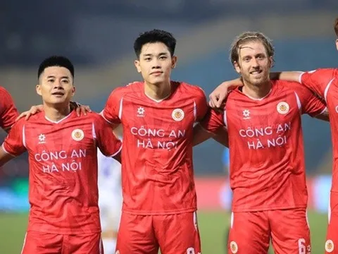 Điểm nhấn vòng 20: Công an Hà Nội một mình một ngựa về đích