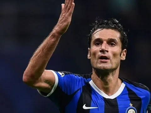 Inter tống tiễn 2 ngôi sao đón 'chiến binh thép' của Barca