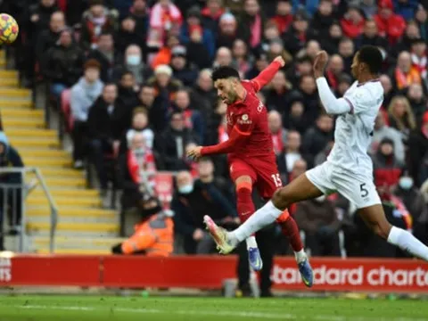 Cổ động viên Liverpool đồng loạt làm 1 điều cho Benitez