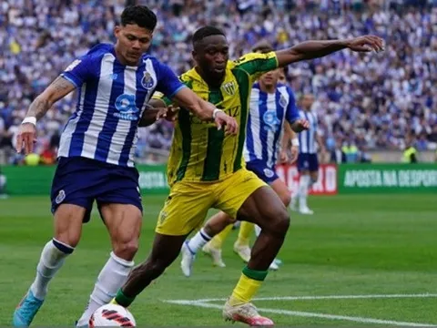 Đội bóng Premier League hỏi mua Evanilson, không phải M.U