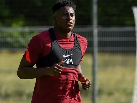 CHÍNH THỨC! Liverpool đẩy kẻ lang bạt sang Bundesliga